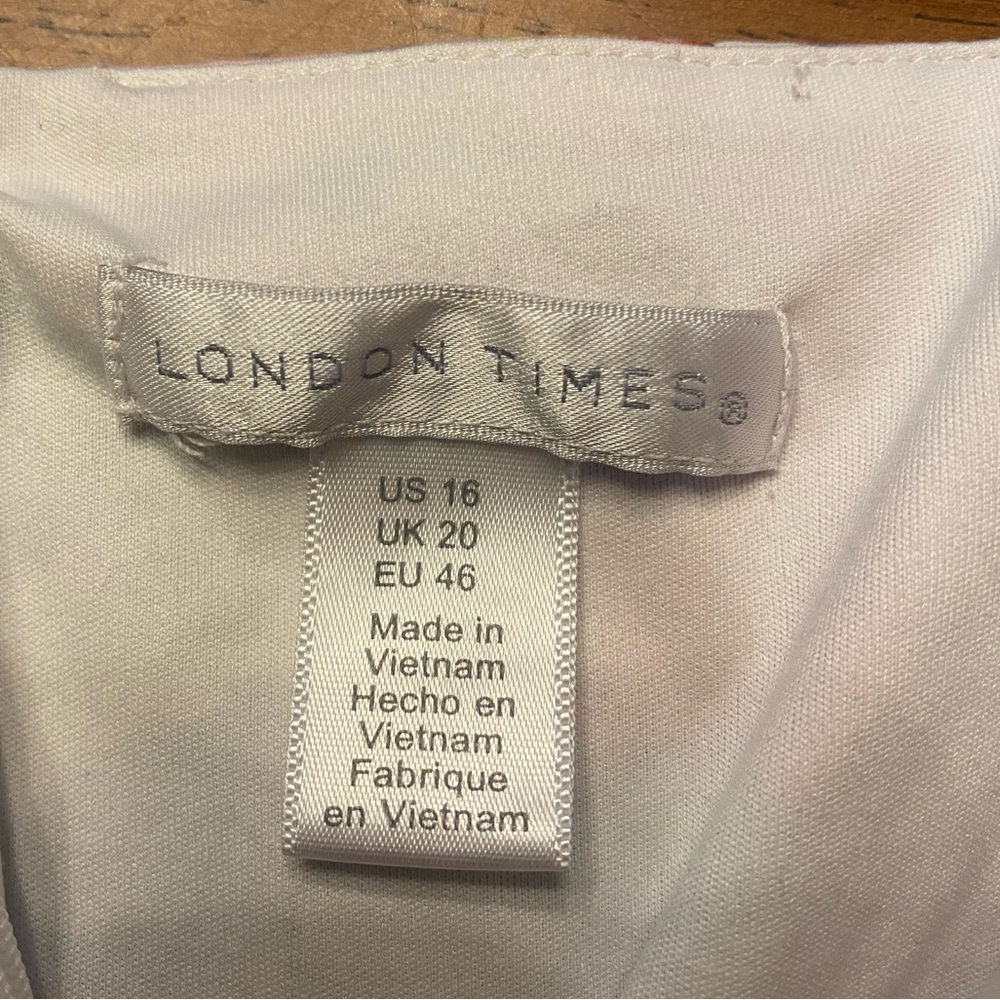 London Times Floral Sleeveless Maxi Dress Plus Size - Picture 5 of 8